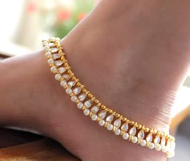 Vogue Crafts & Designs Pvt. Ltd. manufactures and exports imitation jewelry anklets at wholesale prices