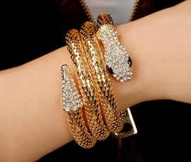 Vogue Crafts & Designs Pvt. Ltd. manufactures and exports metal jewelry bangles at wholesale prices
