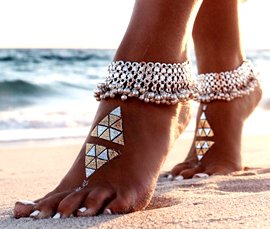 Vogue Crafts & Designs Pvt. Ltd. is a trusted manufacturer and exporter of silver anklets at wholesale prices.