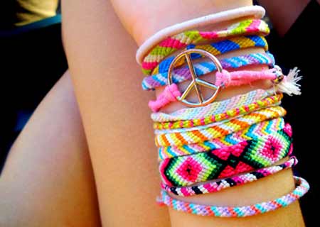 We manufacture fashion bracelet at best wholesale prices in the industry.