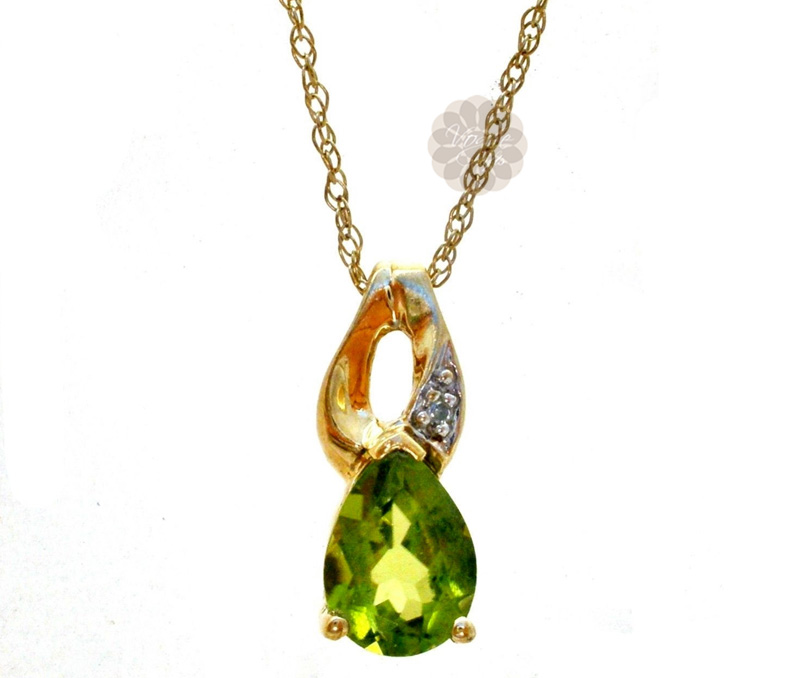 Vogue Crafts & Designs Pvt. Ltd. manufactures Gold and Diamond Drop Pendant at wholesale price.