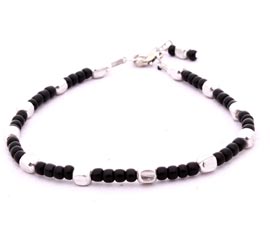 Vogue Crafts and Designs Pvt. Ltd. manufactures Simple Beaded Anklet at wholesale price.