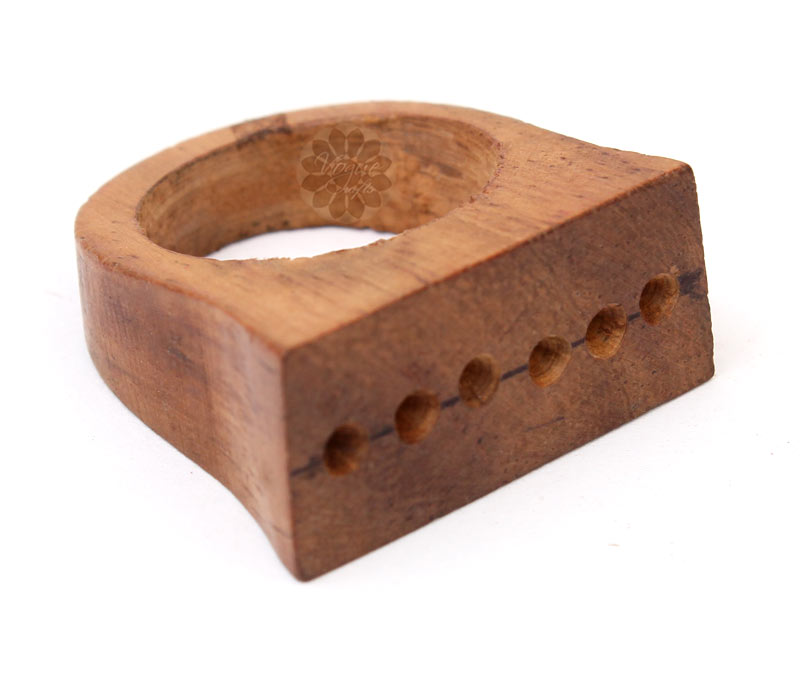 Vogue Crafts & Designs Pvt. Ltd. manufactures Sophisticated Brown Ring at wholesale price.