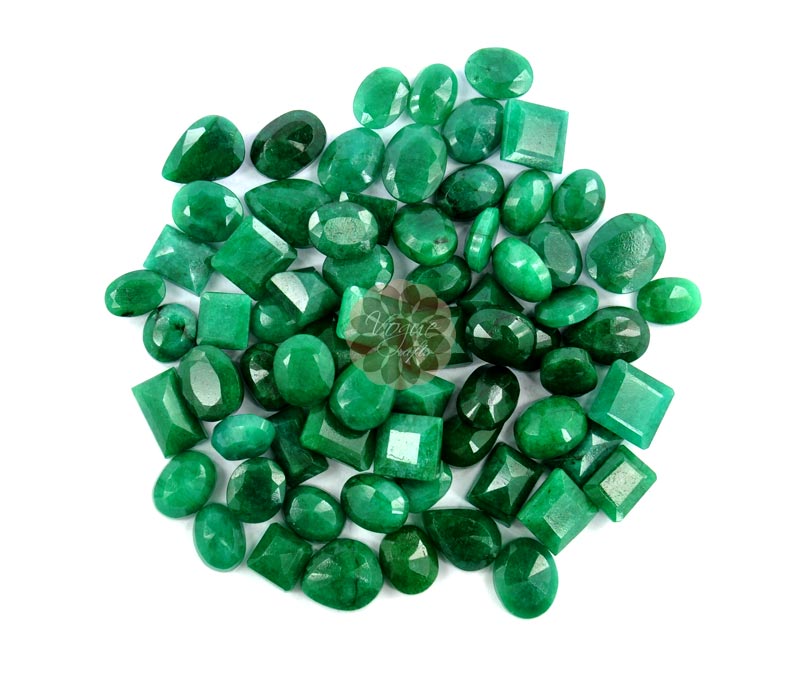 Vogue Crafts & Designs Pvt. Ltd. manufactures green saphire at wholesale price.