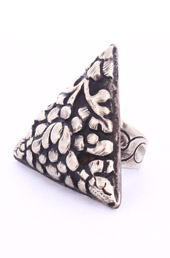 Vogue Crafts and Designs Pvt. Ltd. manufactures Carved Bird Ring at wholesale price.