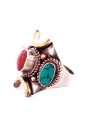 Vogue Crafts and Designs Pvt. Ltd. manufactures Three stone Ring at wholesale price.