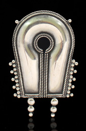 Vogue Crafts and Designs Pvt. Ltd. manufactures Silver Horseshoe Pendant at wholesale price.