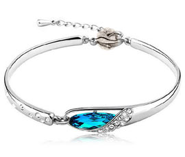 Vogue Crafts and Designs Pvt. Ltd. manufactures Sterling Silver Bracelet Bangle at wholesale price.