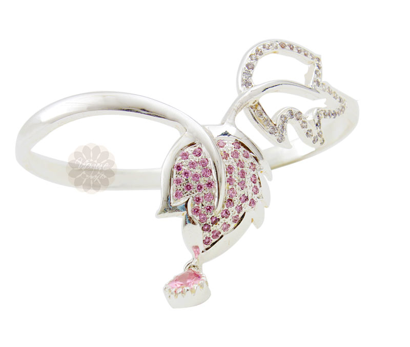 Vogue Crafts & Designs Pvt. Ltd. manufactures Silver Leaf Bracelet at wholesale price.