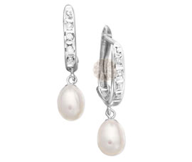 Vogue Crafts and Designs Pvt. Ltd. manufactures Designer Pearl Drop Silver Earrings at wholesale price.