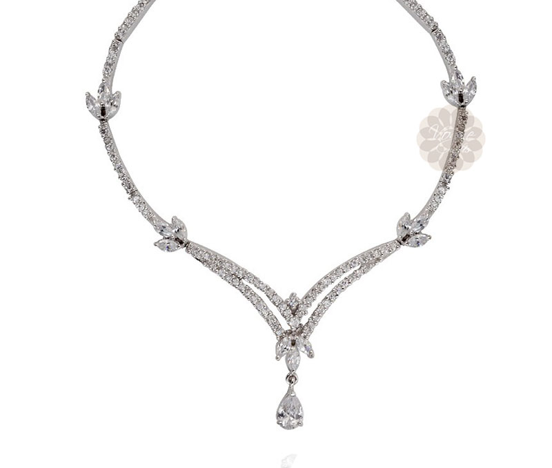 Vogue Crafts & Designs Pvt. Ltd. manufactures Teardrop Silver Necklace at wholesale price.