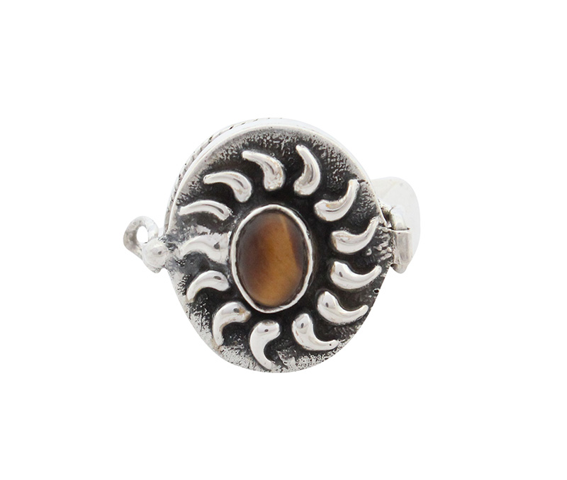 Vogue Crafts & Designs Pvt. Ltd. manufactures Traditional Brown Stone Silver Ring at wholesale price.